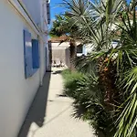 דירה Centre Grand T2** Avec Cour 100mplage *