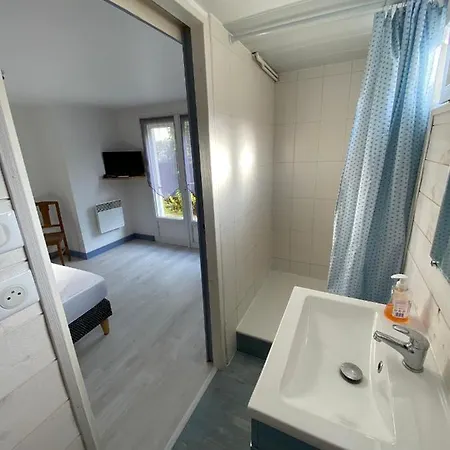 Apartament Centre Grand T2** Avec Cour 100mplage *