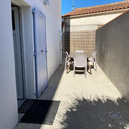 Centre Grand T2** Avec Cour 100mplage Chatelaillon-Plage