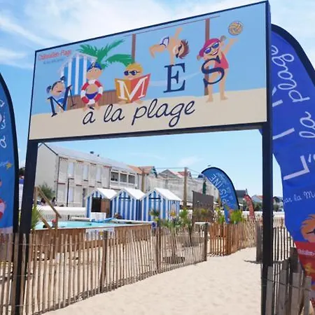 Apartament Centre Grand T2** Avec Cour 100mplage *