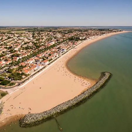 Centre Grand T2** Avec Cour 100mplage