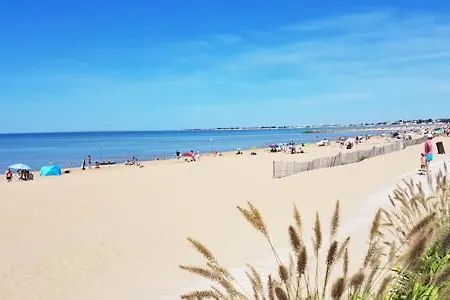 Centre Grand T2** Avec Cour 100mplage Apartment
